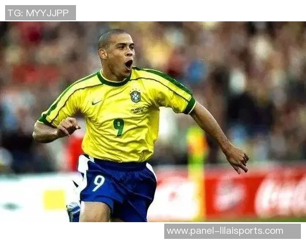 历届足球先生的辉煌成就与传奇故事回顾 历届足球先生的辉煌成就与传奇故事回顾