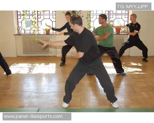 八卦掌与其他武术流派的对比分析与实战应用探讨